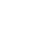 Weißes Anker-Symbol mit dem Text HEIMAT HAFEN HOTELS rechts daneben, symbolisiert maritime Gastfreundschaft.